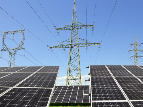 Η Ελλάδα και η Ενεργειακή Πολιτική: Γιατί δεν Μειώθηκε ο ΦΠΑ στην Ενέργεια;