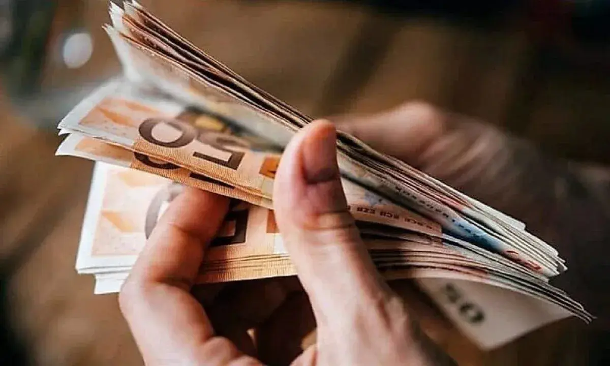 Πώς να εξοικονομήσετε έως 4.200 ευρώ ετησίως από την Εφορία