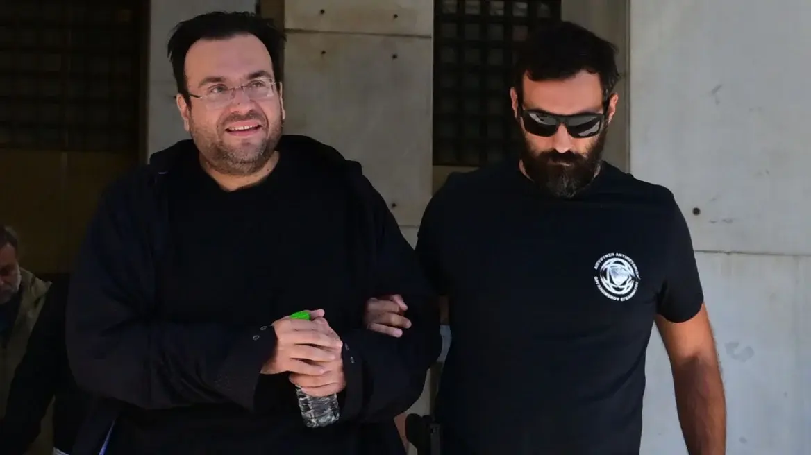 Σκάνδαλο e-ΕΦΚΑ: Ποινικές κατηγορίες και πολιτικές αντιδράσεις
