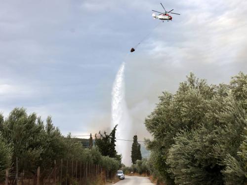 Συναγερμός για πυρκαγιές: Εξελίξεις σε Μέθανα και Φθιώτιδα