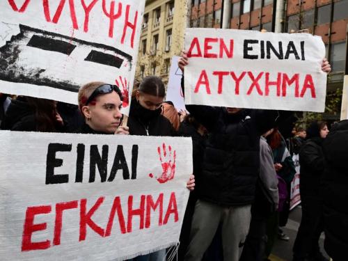 Το φάσμα των Τεμπών και η πολιτική πίεση στην κυβέρνηση