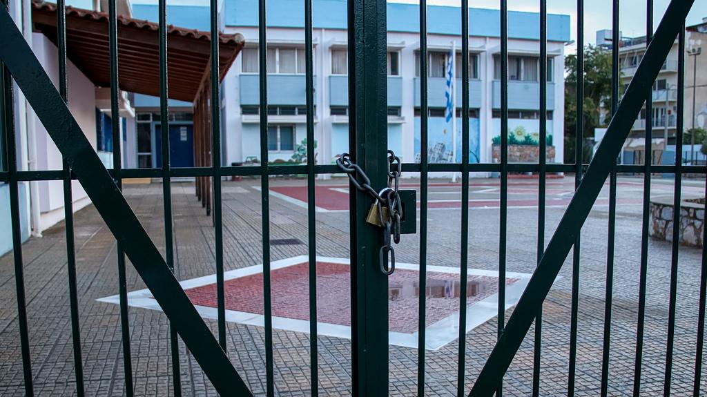 Η ΕΕ σε κρίση και η κακοκαιρία: Δύο πρόσωπα της ελληνικής πραγματικότητας