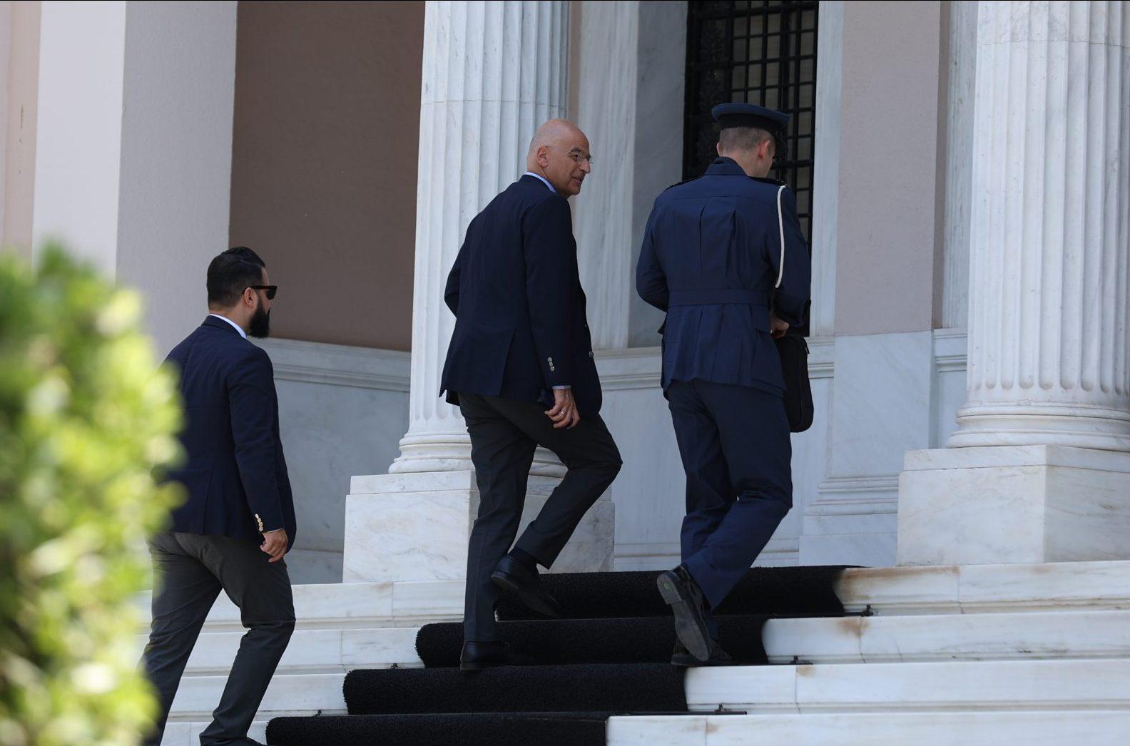 Πολιτικές εξελίξεις: Τσίπρας στο Άγιο Όρος και KΥΣΕΑ υπό Μητσοτάκη