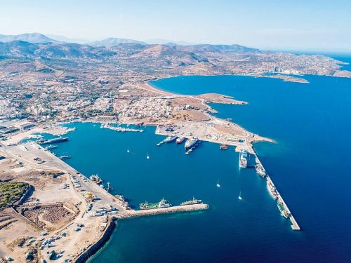 Κίνδυνοι και Προοπτικές για το Λιμάνι του Λαυρίου: Η Επέλαση Ισραηλινού Ομίλου