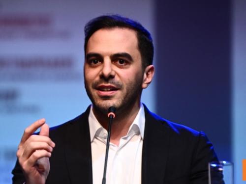 Σημαντικές Πολιτικές Εξελίξεις: Από τη Συνάντηση Μητσοτάκη με τα ΗΑΕ μέχρι την Ομιλία του Πατριάρχη Βαρθολομαίου