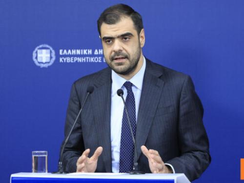 Δραματικές πολιτικές εξελίξεις και εσωκομματικές κόντρες στα ελληνικά κόμματα