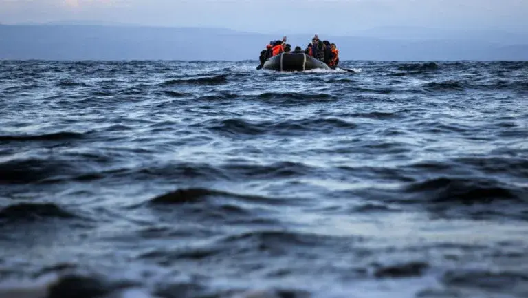 Ρεκόρ Τουρισμού και Σοβαρά Κοινωνικά Ζητήματα στην Ελλάδα