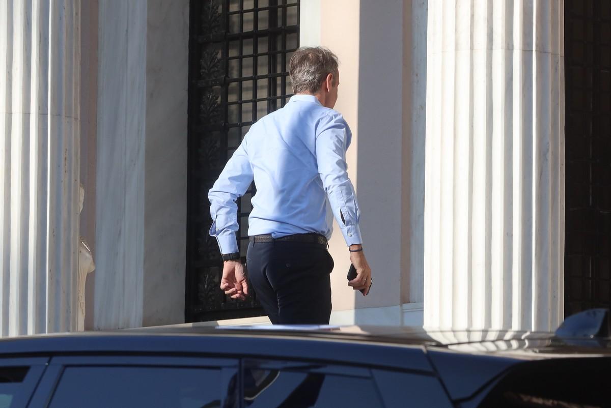 Τσίπρας και Μητσοτάκης: Πολιτικές στρατηγικές σε κρίσιμες εποχές