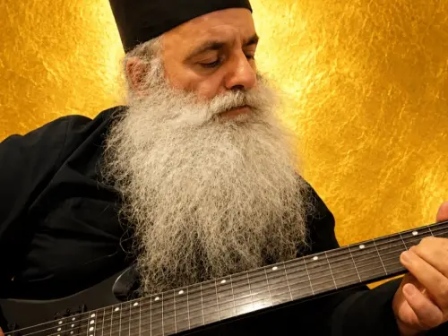 Ο Παπά-Ρόκας από το Ναύπλιο που Κατέκτησε τους NYT