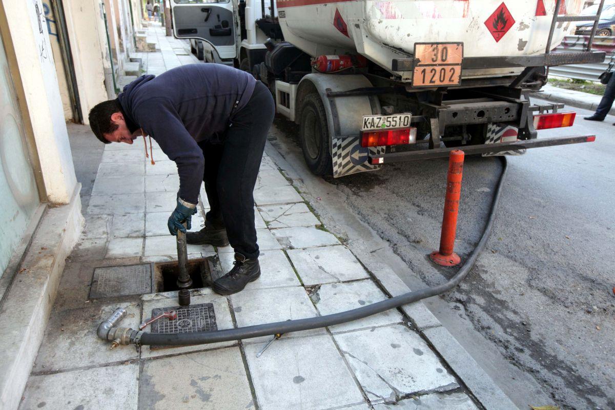 Αυξήσεις φόρων και ξένες επενδύσεις: Οι σημαντικές πολιτικές εξελίξεις