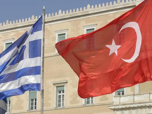 Δραματικές πολιτικές εξελίξεις στην Ελλάδα: Από τις διαρροές μέχρι τις δημοσκοπήσεις