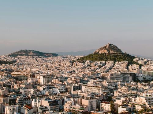 Σημαντικές πολιτικές εξελίξεις και νέα μέτρα στην Ελλάδα