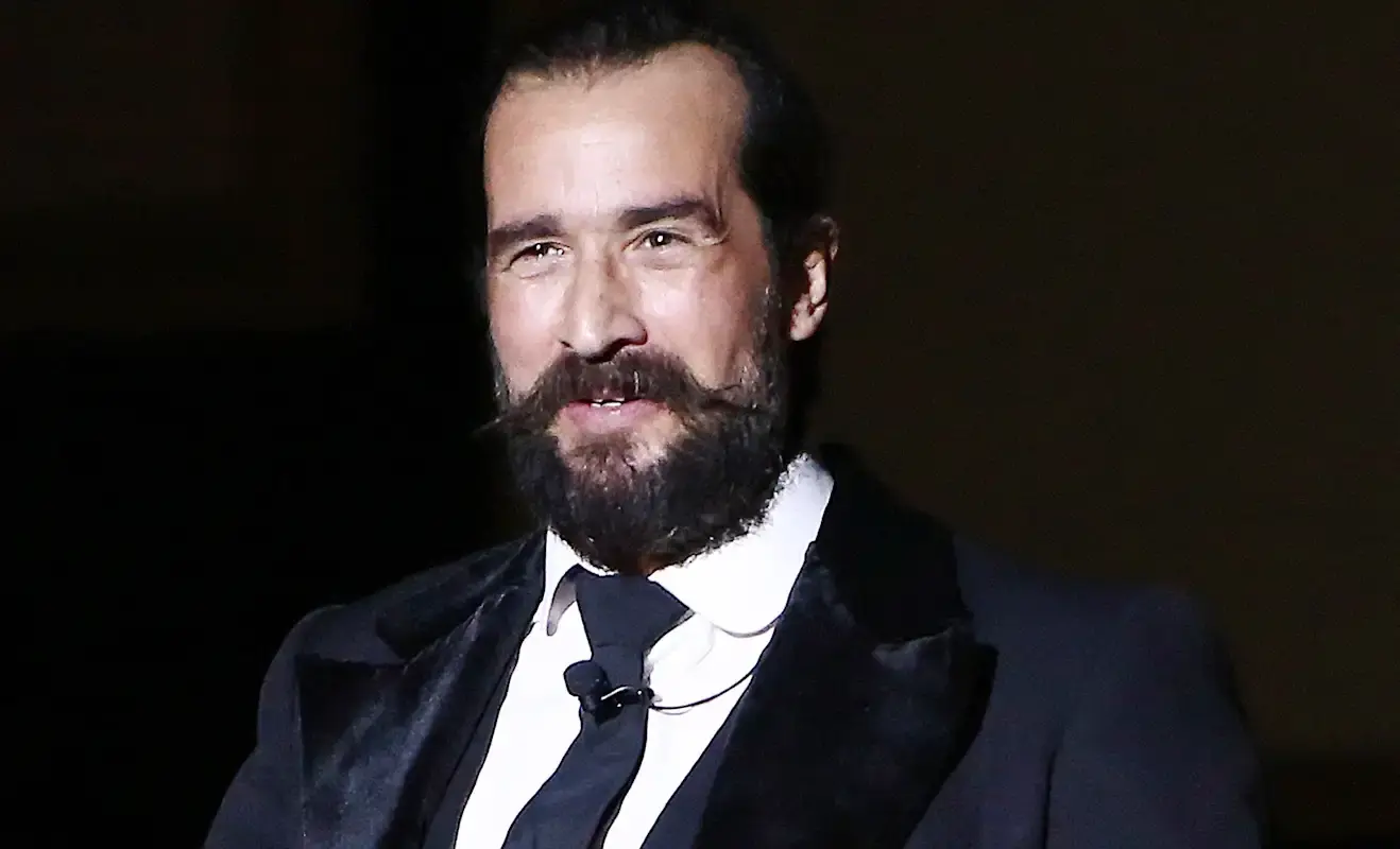 Πολιτικές εξελίξεις και προσωπικές αποκαλύψεις εν μέσω κρίσιμων στιγμών