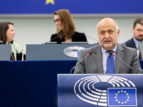 Σημαντικές Πολιτικές Εξελίξεις: Η ΝΔ και οι Προκλήσεις του Σήμερα