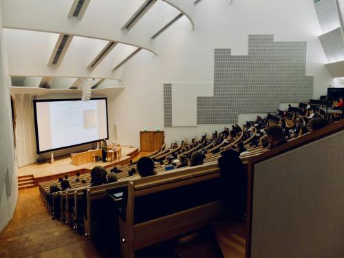 Ανασκόπηση πολιτικών και κοινωνικών εξελίξεων: Φωτιές, πληρωμές και δικαιοσύνη