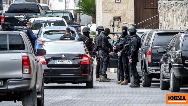 Σημαντικές Πολιτικές και Κοινωνικές Εξελίξεις στην Ελλάδα: Πυροβολισμοί, Φωτιές και Τροχαία