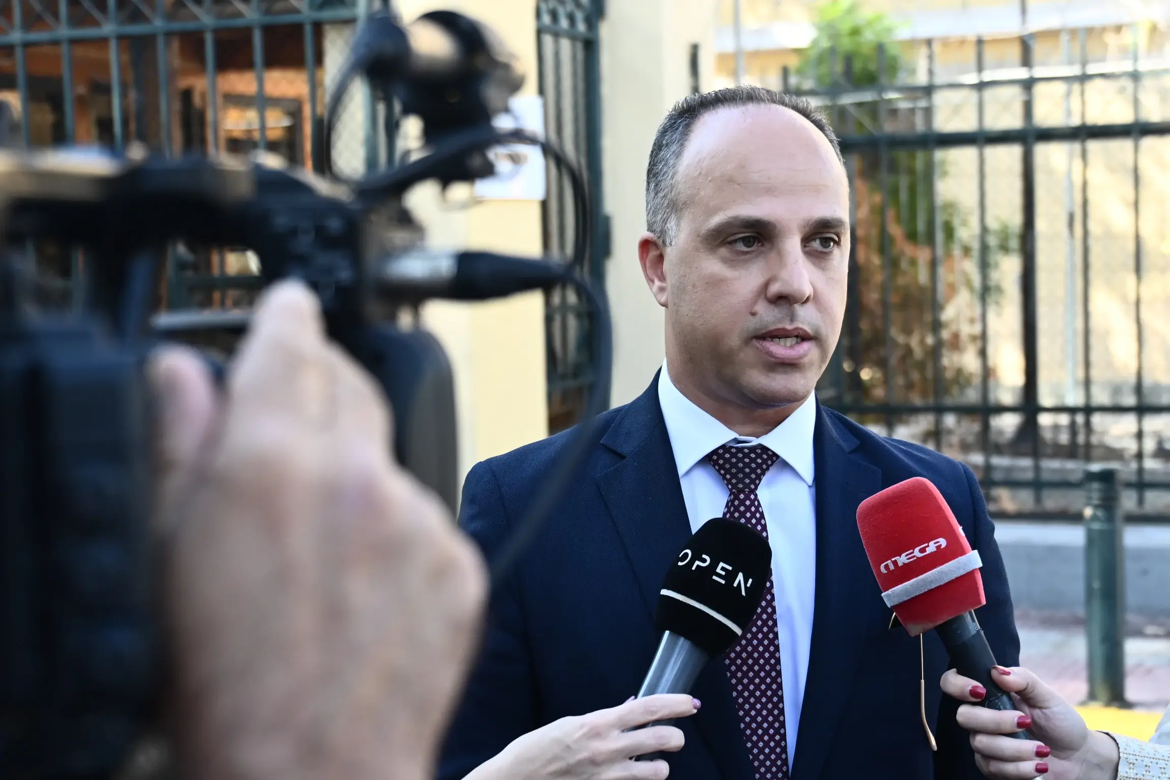 Εξελίξεις στην πολιτική σκηνή: Φλωρίδης υποψήφιος και Κασιδιάρης αποφυλακίζεται