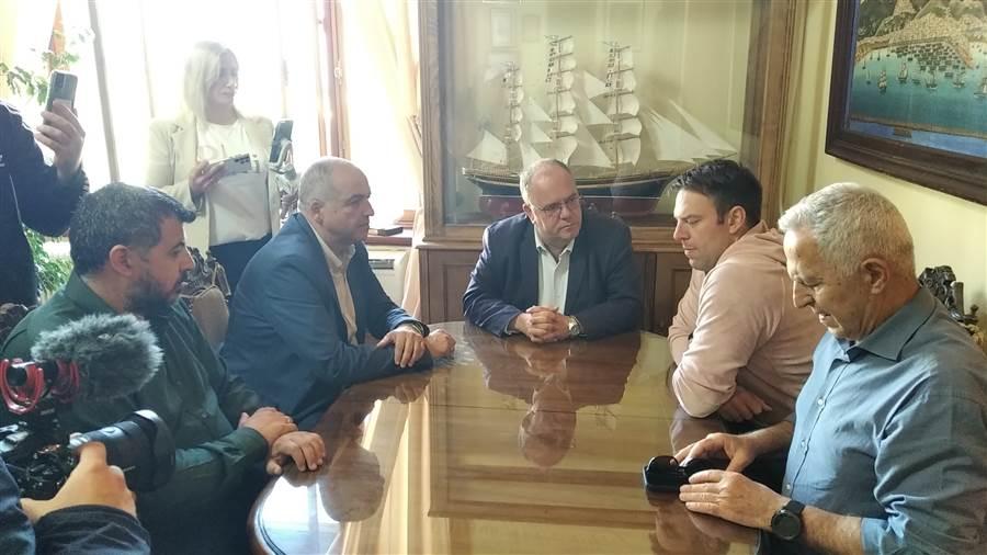 Συνάντηση Δημάρχου Σύρου - Ερμούπολης με τον Πρόεδρο του ΣΥΡΙΖΑ: Συζητώντας Τοπικά Θέματα