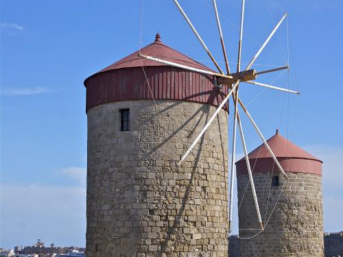 Μητσοτάκης στη Ρόδο: Στρατηγική για την αυτοδυναμία και το 2027