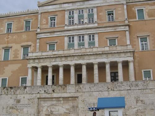 Σφοδρές πολιτικές αντιπαραθέσεις στη Βουλή με αφορμή τις καταγγελίες Σαλμά
