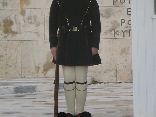 Σοβαρές πολιτικές εξελίξεις: Συλλήψεις και κίνδυνοι σε διάφορα μέτωπα