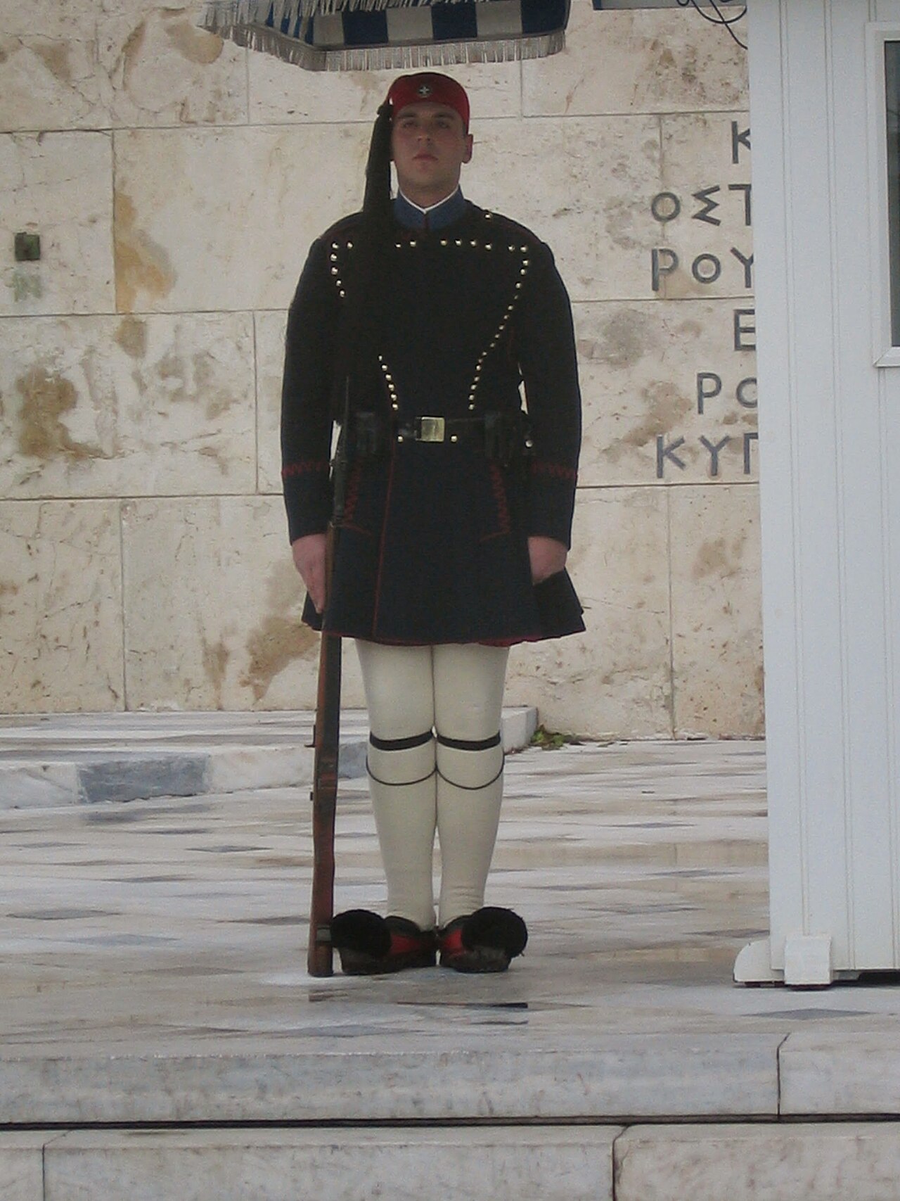 Σοβαρές πολιτικές εξελίξεις: Συλλήψεις και κίνδυνοι σε διάφορα μέτωπα