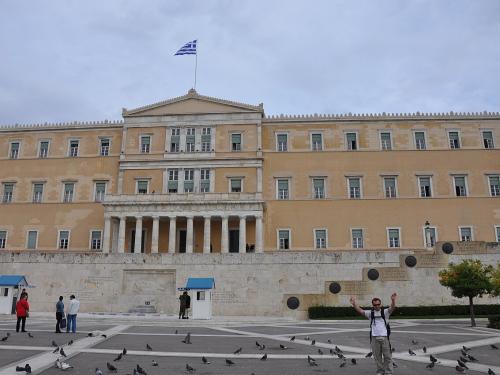 Πολιτικές εξελίξεις και η 25η Μαρτίου: Μήνυμα ενότητας και προόδου