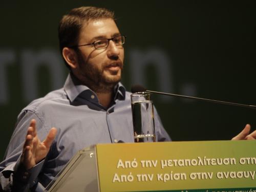 Σημαντικές Πολιτικές Εξελίξεις: Κατώτατος Μισθός και Συνεργασίες στο ΠΑΣΟΚ