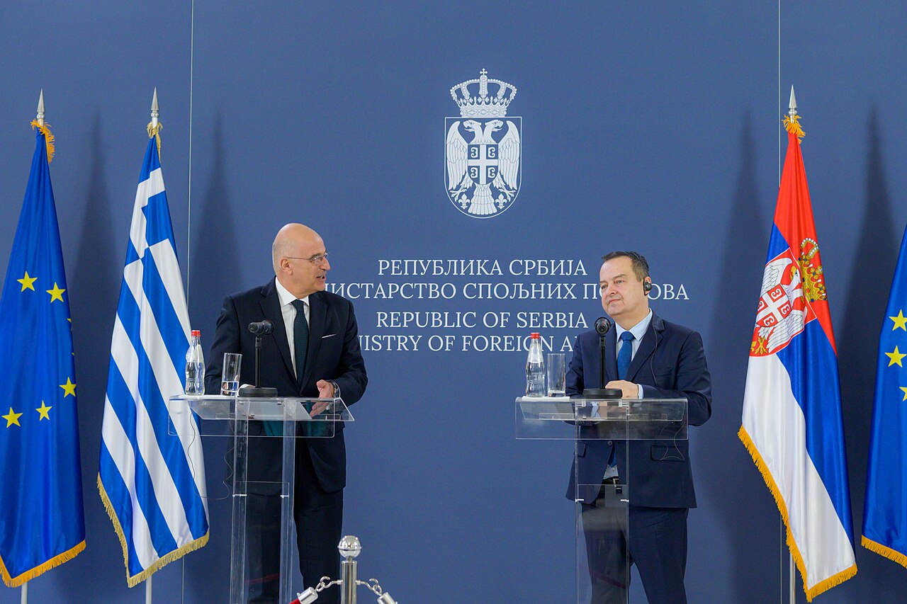 Κρίσιμες πολιτικές εξελίξεις: Διάλυση ΣΥΡΙΖΑ και διεθνείς σχέσεις στο προσκήνιο