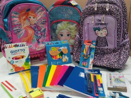 Ο Δήμος Ηρακλείου Αττικής στηρίζει οικογένειες της πόλης για την αγορά σχολικών ειδών.