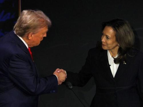 Εκλογές ΗΠΑ: Πώς είδαν το ντιμπέιτ Deutsche Bank και UBS – Τα μηνύματα των αγορών